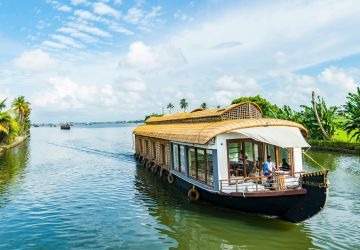 Best of Kerala with Backwater & Beaches